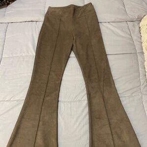 Les lis blanc stretchy flare pants